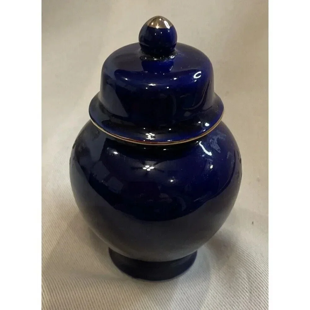 Japanese Porcelain Cobalt Blue Floral Design Lidded‎ Ginger Spice Jar Vintage 4”